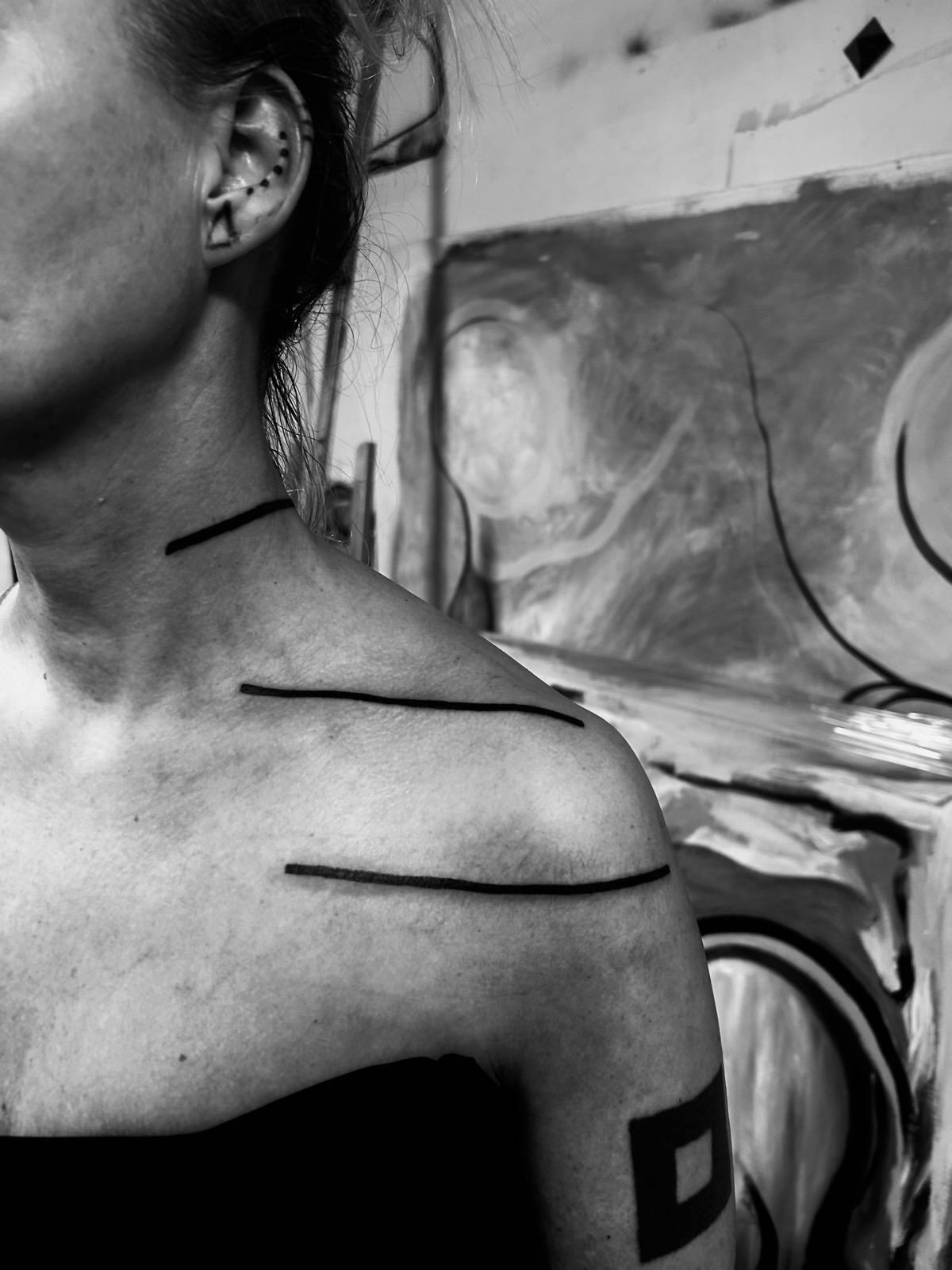 Blackwork med bold svarte linjer, av Sandra